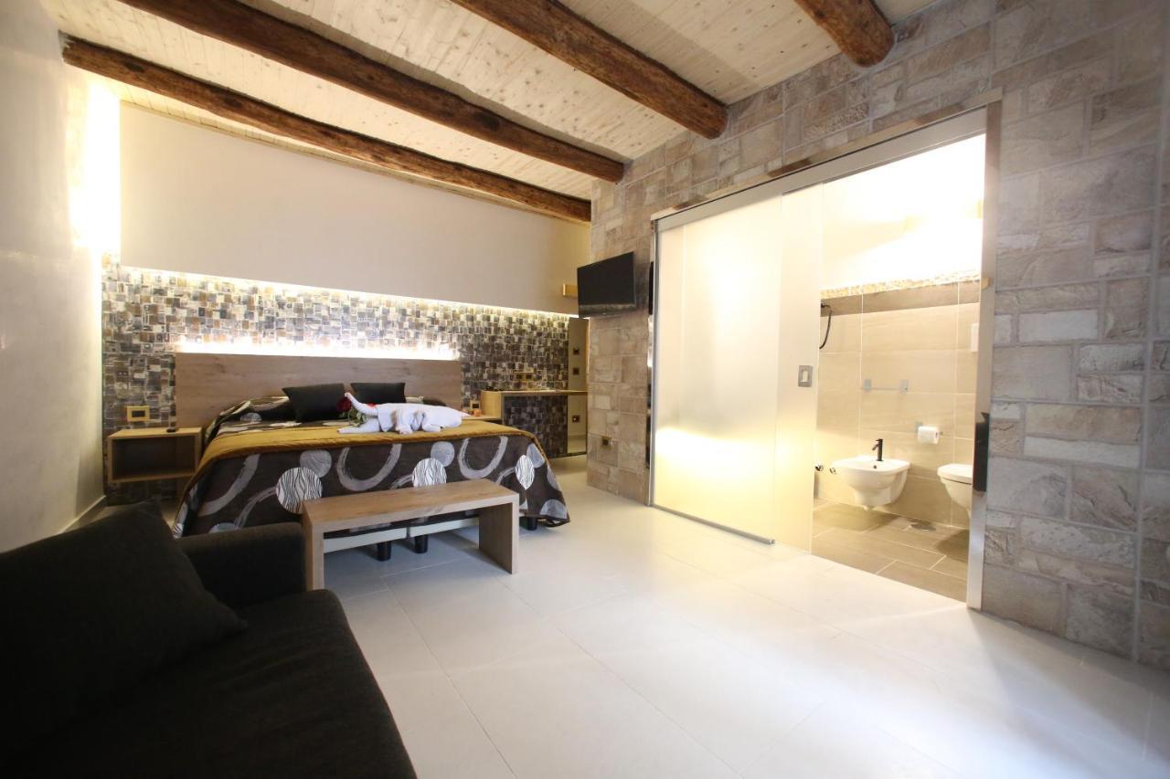 Relais Piazza Del Plebiscito Neapel