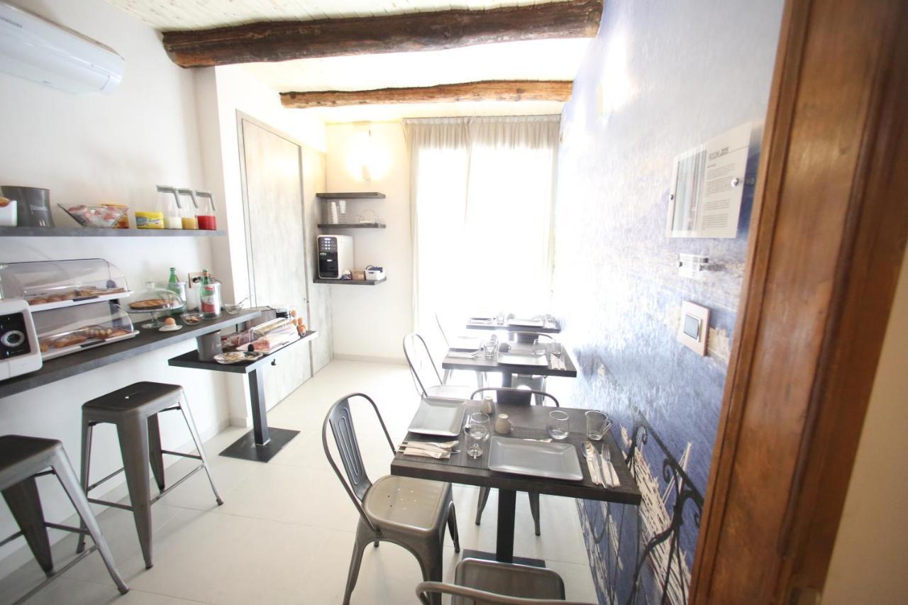Relais Piazza Del Plebiscito Couette-café Naples